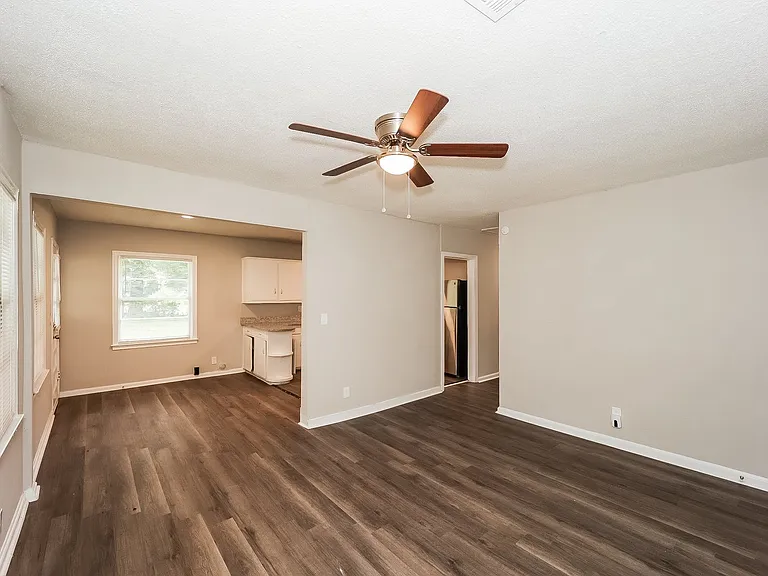 1830923_019_living_room_12954768.jpg