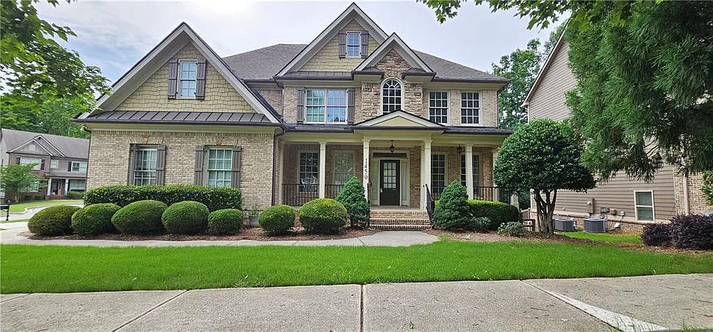 5 bed, 4.0 bath, 3365 sqft, $3,500 — Photo 2