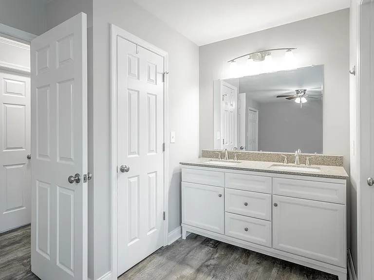 8214 Holly Crest Dr — Photo 20