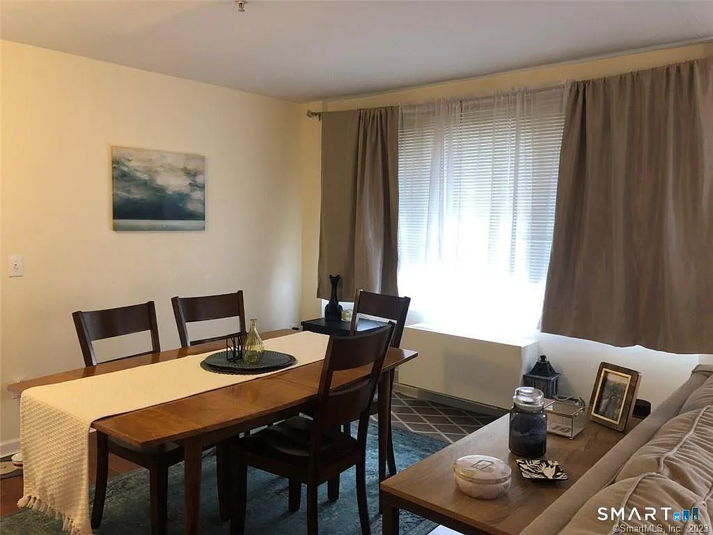 1 bed, 1.0 bath, 677 sqft, $2,200 — Photo 4