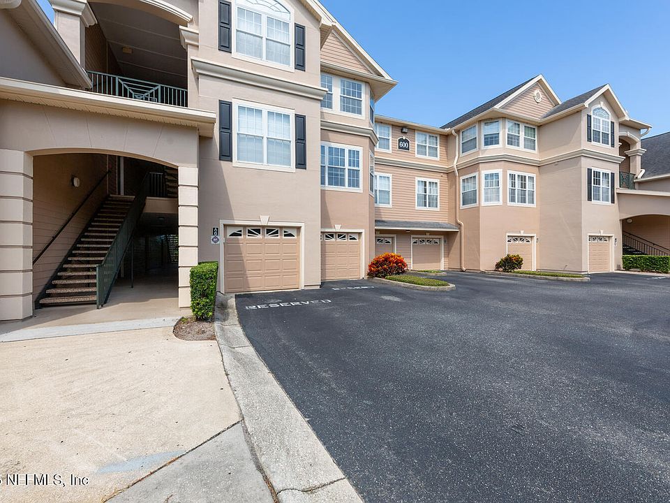 1st image of 13810 SUTTON PARK Drive N #636