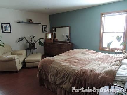 Master Bedroom
						:
						Spacious, Sunshine-Filled Master with Walk-in Closet