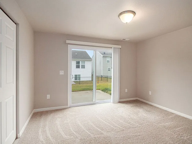 372 White Pine Ct — Photo 14