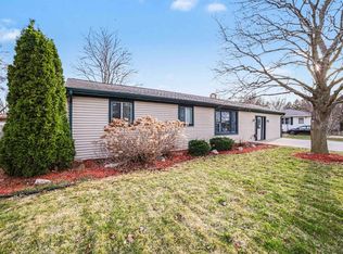 9855 Elmwood Dr, Freeland, MI 48623
