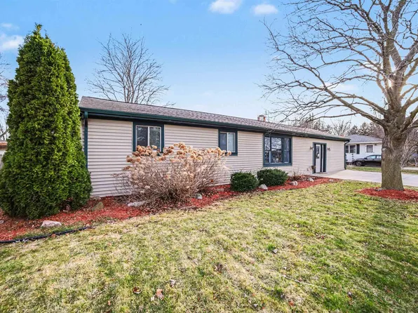 9855 Elmwood Dr, Freeland, MI 48623