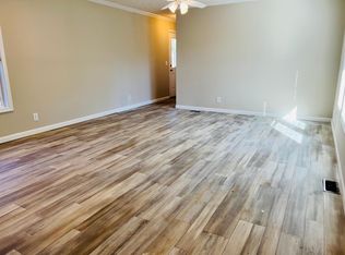 902 Nottingham Cir, Gainesville, FL 32607