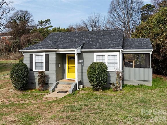 3rd image of 3133 Columbus Cir