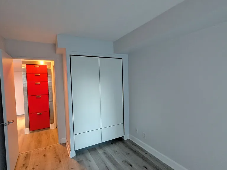 92 King St E #805 — Photo 8