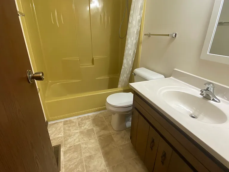 1802 Russell Rd — Photo 6