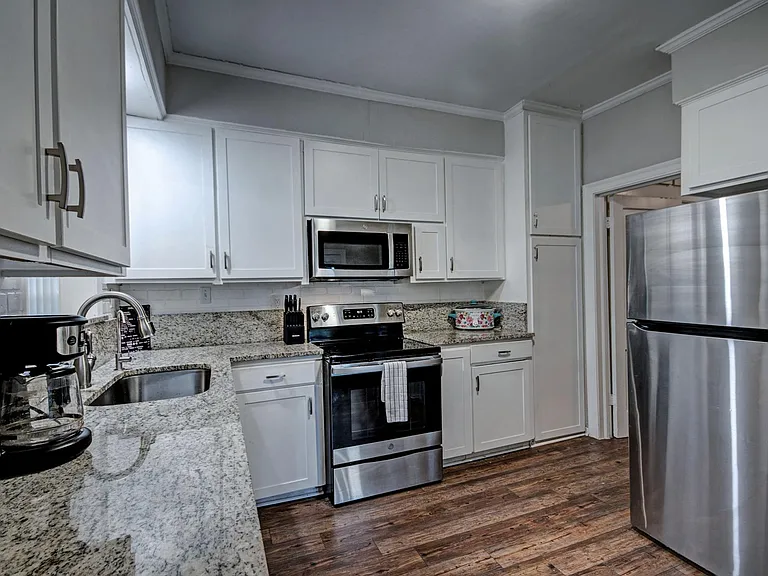 1124 Martingale Rd — Photo 33