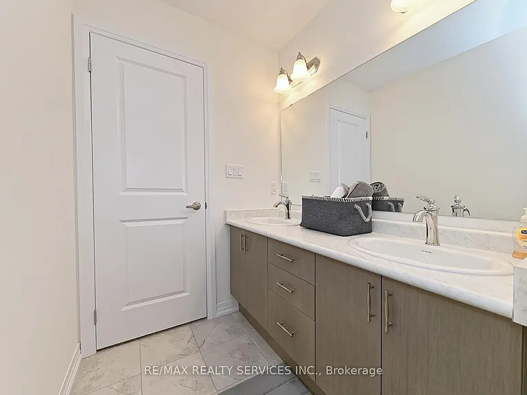 15 Blacklock St #19 — Photo 30