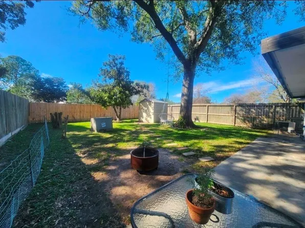 13715 Vickston Ln, Houston, TX 77014