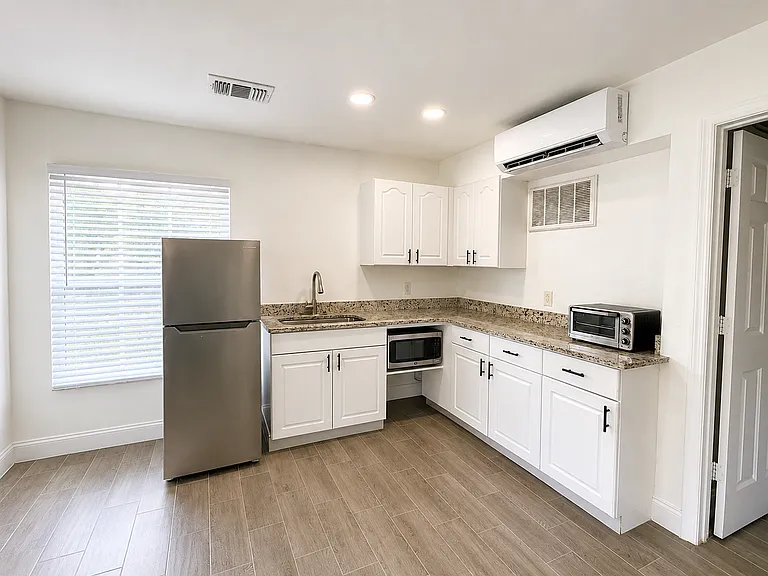 1334 Washington Palm Loop #B — Photo 5