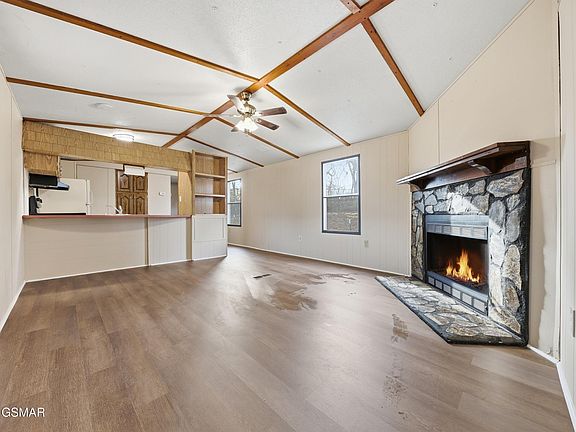 5th image of 839 Holbert Ln