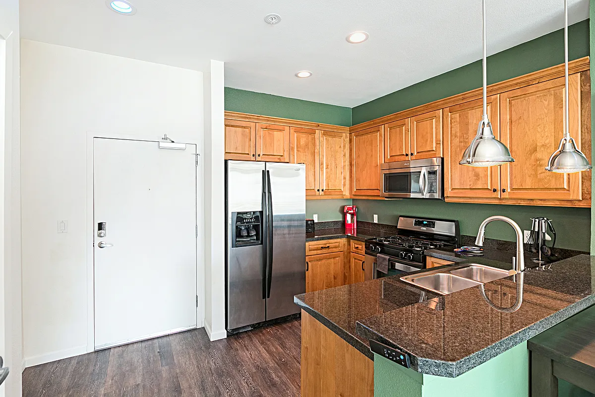 1 bed, 832 sqft, $4,300 — Photo 4