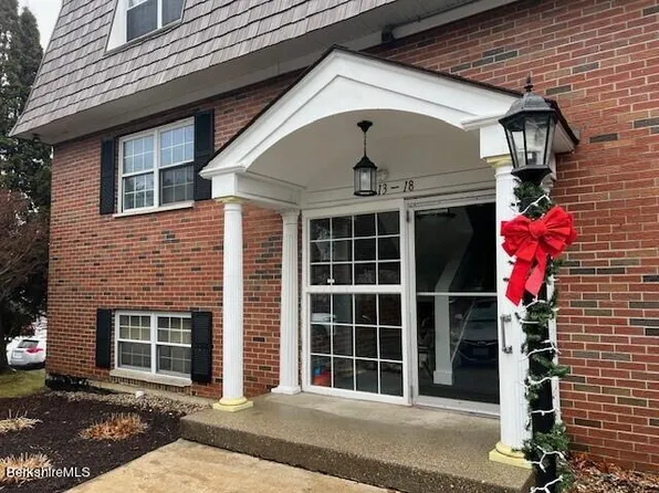 260 Pittsfield Rd Unit B14, Lenox, MA 01240
