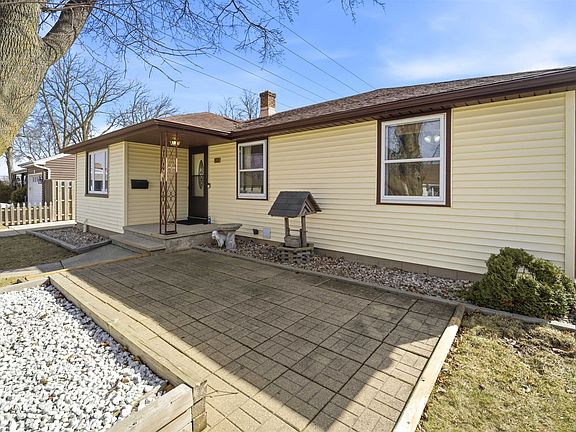 2nd image of 88 Foster Ct