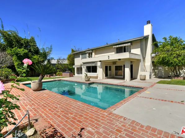 17616 Corinthian Dr, Encino, CA 91316