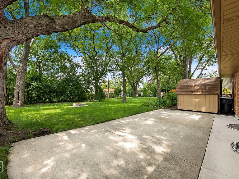413 E Atwater Ave — Photo 48