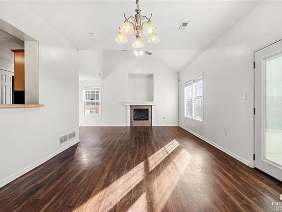 4th image of 2809 Elm Creek Dr