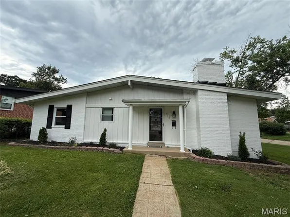 515 Crestvale Dr, Saint Louis, MO 63119