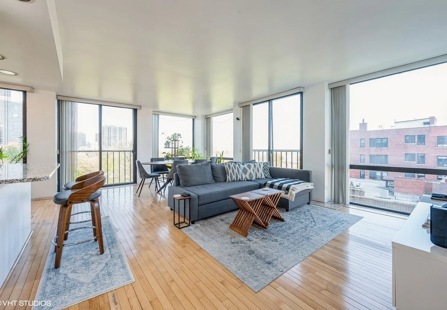 2 bed, 1150 sqft, $3,950 — Photo 3