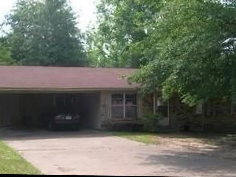 423 Woodland St — Photo 1