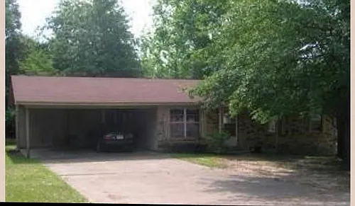 423 Woodland St Photo 1