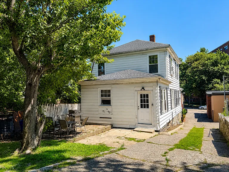 1 Adirondack Pl — Photo 14