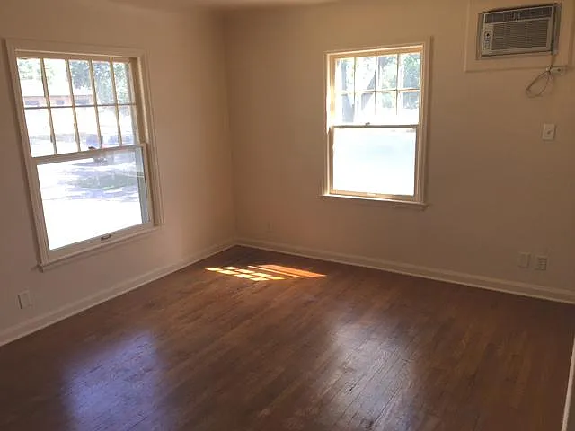 146 18th St SW — Photo 5