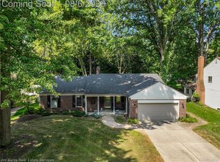 18605 Mayfield St, Livonia, MI 48152