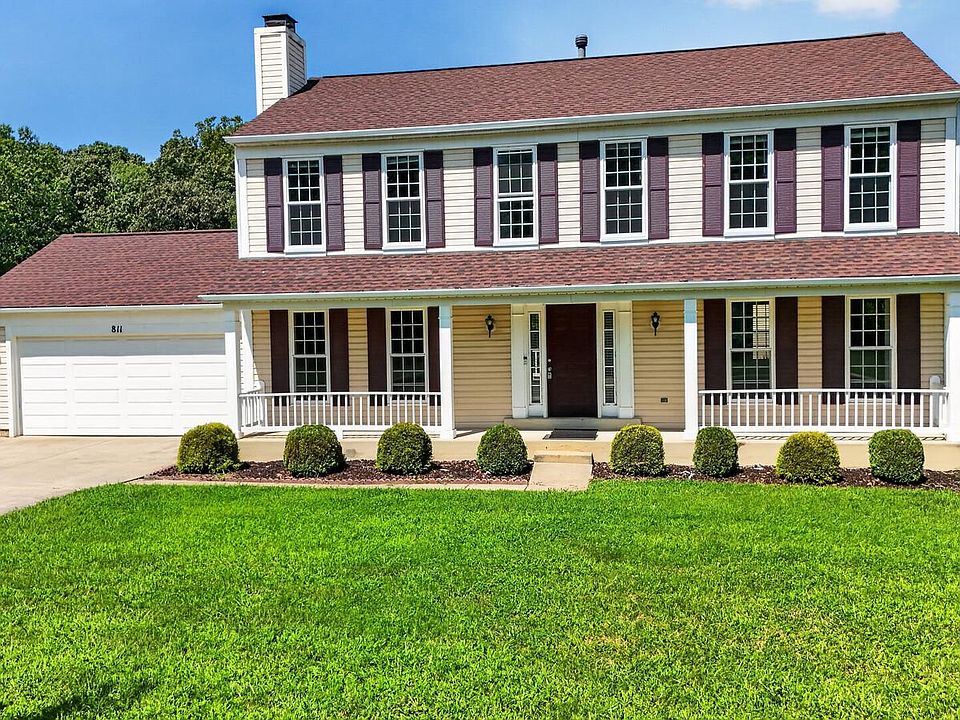 1st image of 811 Chatsworth Dr
