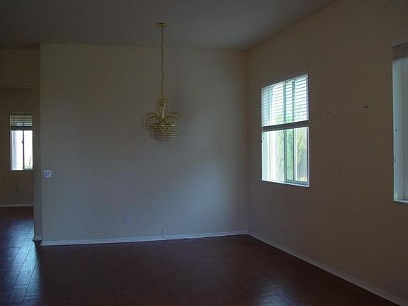 3rd image of 11085 Dandelion Ln