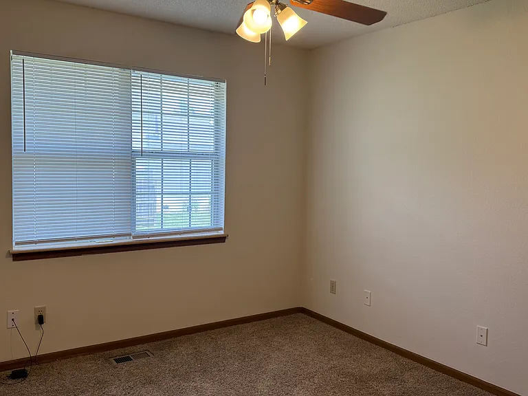 1613 Telluride Ln — Photo 14