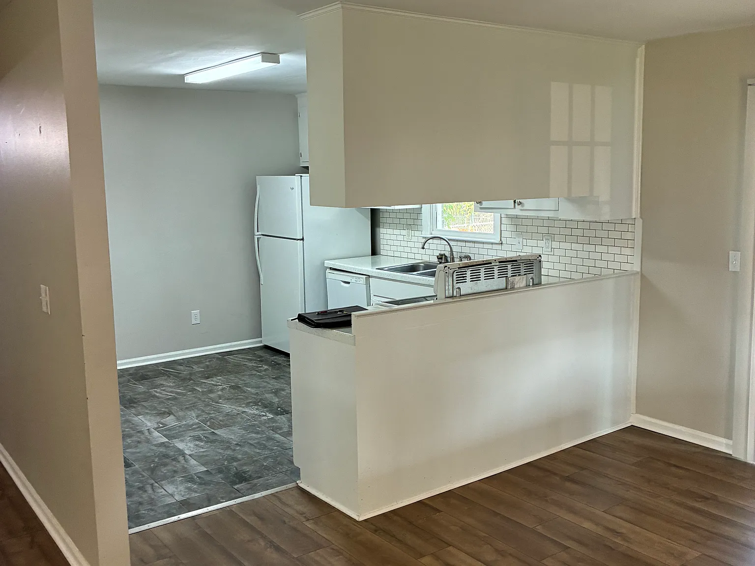 3 bed, 1050 sqft, $1,700 — Photo 4