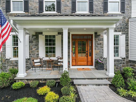 Classic Elevation - Extended Porch