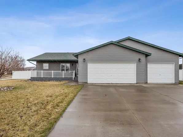 4406 48th St S, Fargo, ND 58104