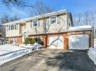 10 Lexington Road, Howell, NJ 07731