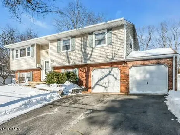 10 Lexington Road, Howell, NJ 07731