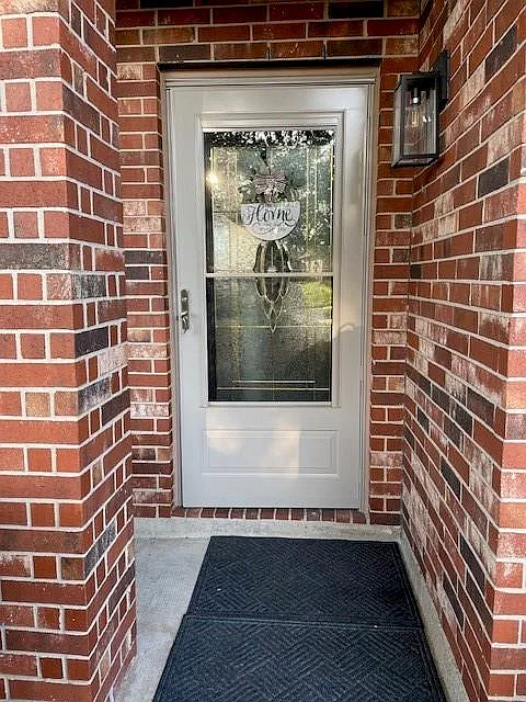 4 bed, 2.5 bath, 2504 sqft, $2,200 — Photo 4