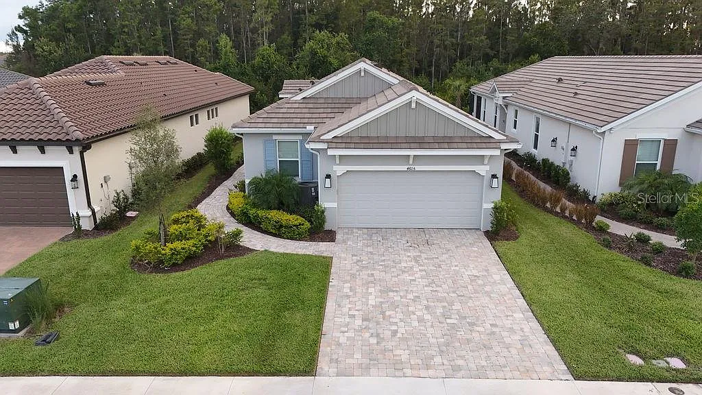 3 bed, 2.0 bath, 1926 sqft, $3,000 — Photo 2