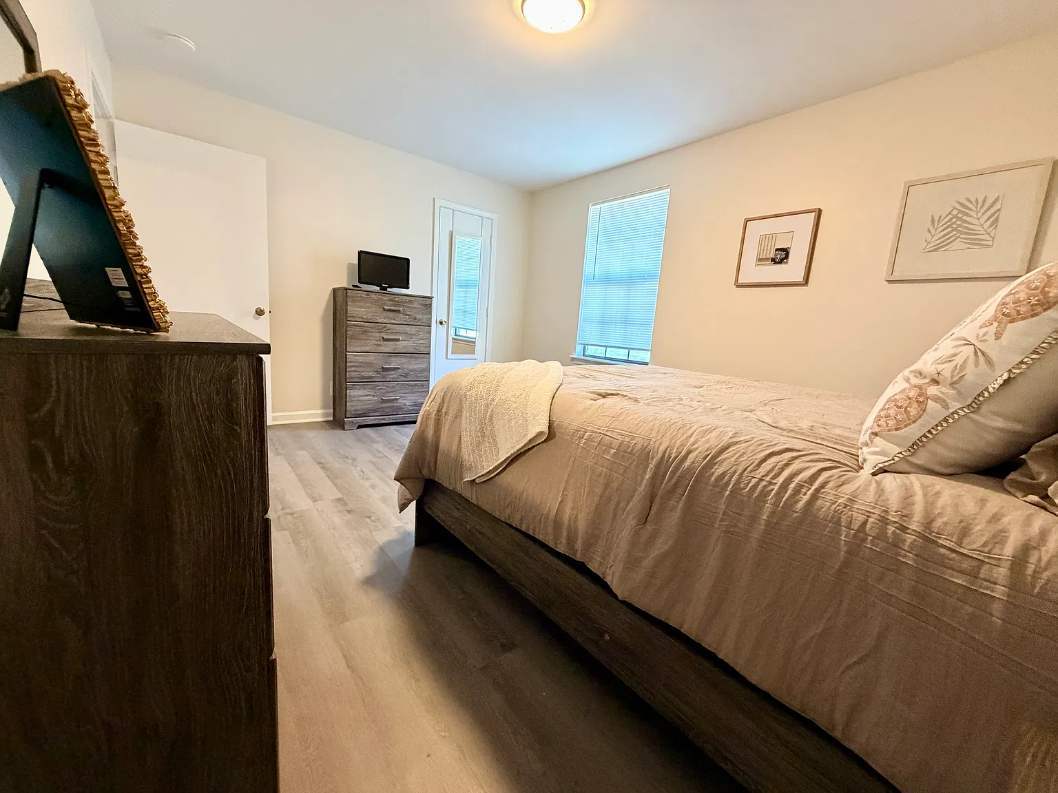 2 bed, 936 sqft, $2,499 — Photo 2