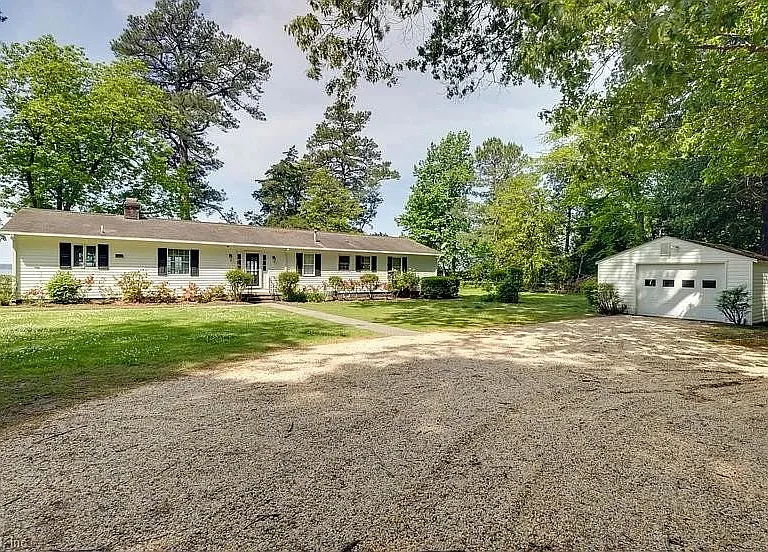 5198 Weaver Ln — Photo 1