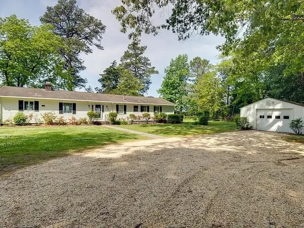 5198 Weaver Ln, Gloucester, VA 23061
