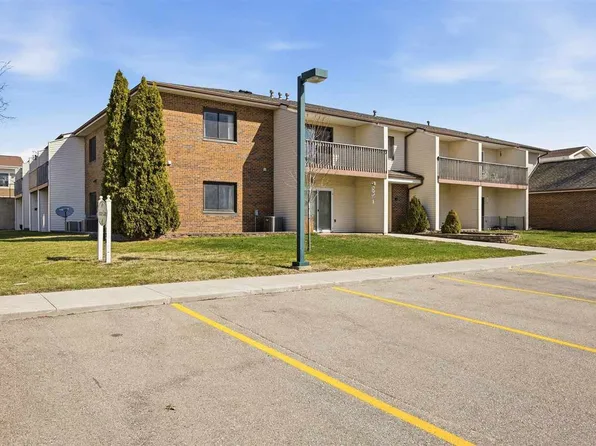 730 S Market St APT 22, Solon, IA 52333