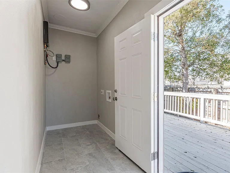 4302 Avenue R 1/2 — Photo 27