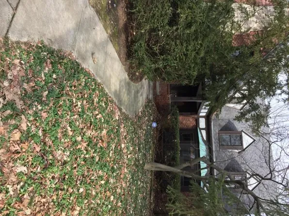 528 E Oakwood Dr, East Lansing, MI 48823