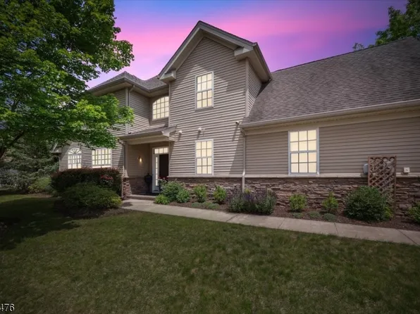 2 Fehervari Ct, Franklin Twp., NJ 08873