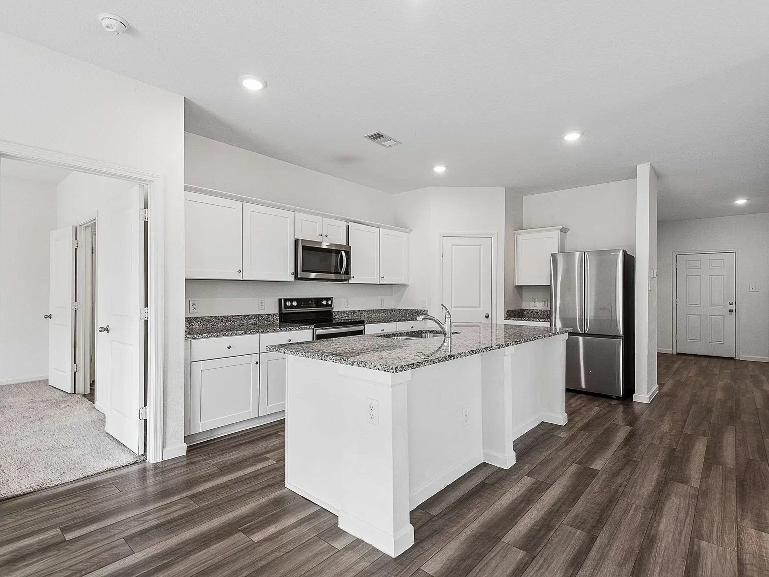 4 bed, 1882 sqft, $2,250 — Photo 2