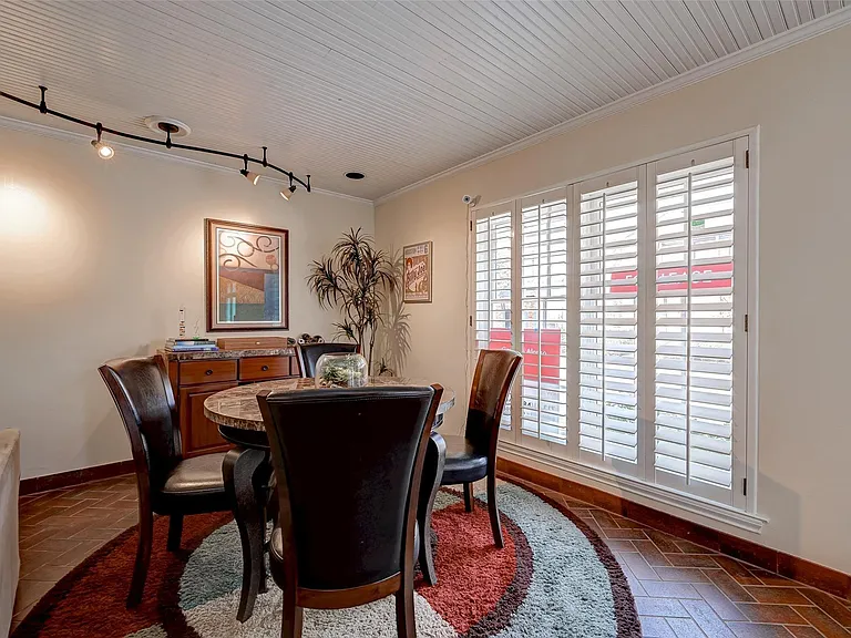 6329 Del Monte Dr #100 — Photo 7